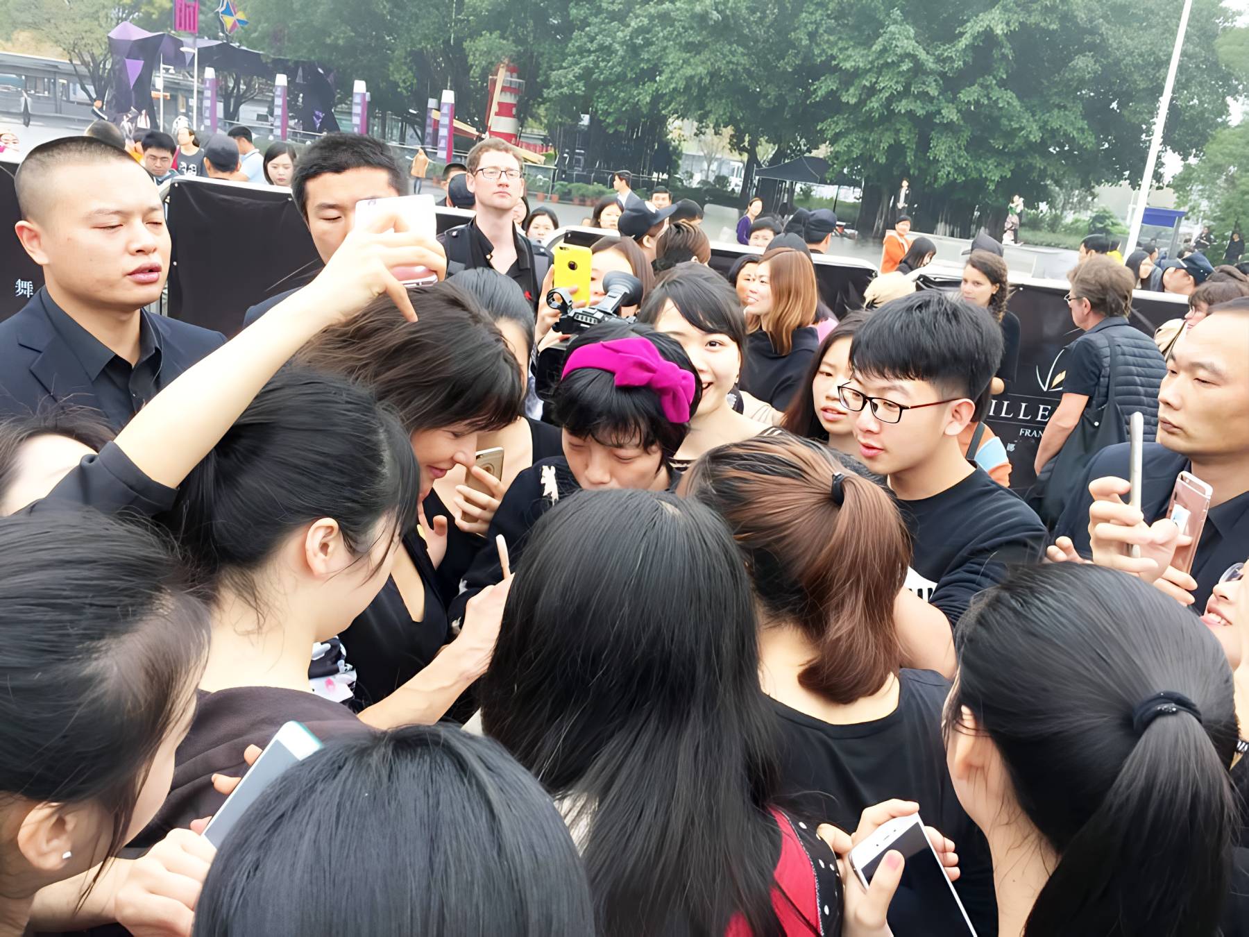 content-width-black-woman-3