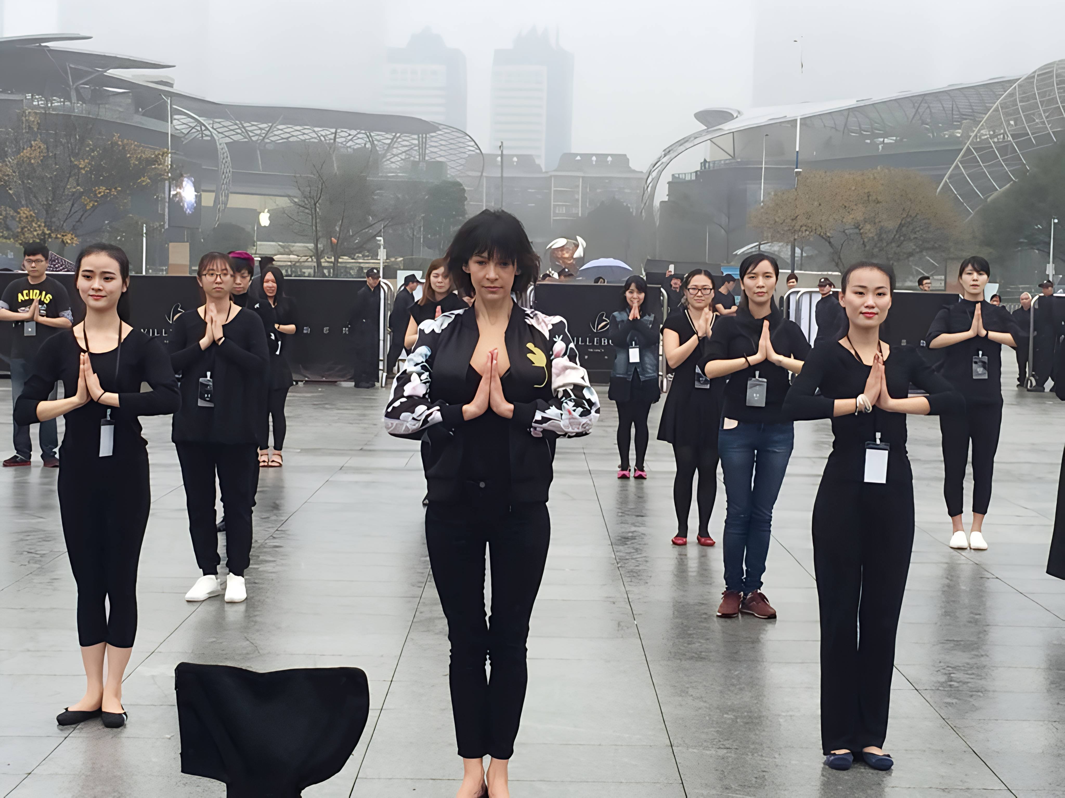 content-width-black-woman-3